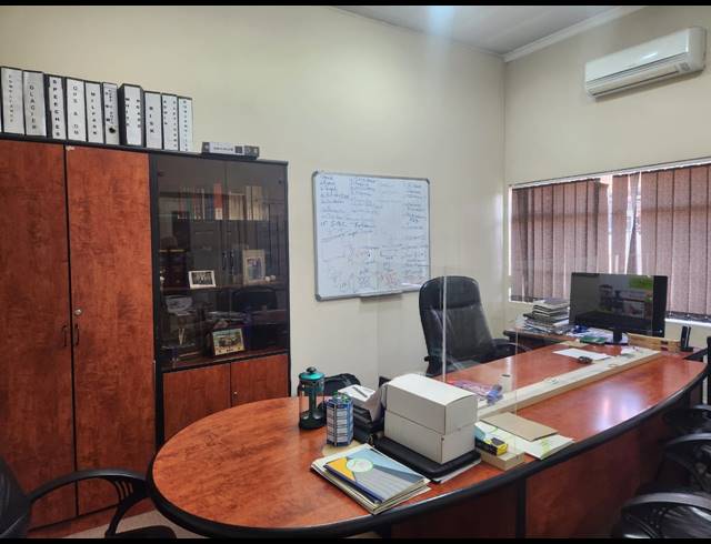 991M² OFFICE FOR SALE IN VEREENIGING CENTRAL